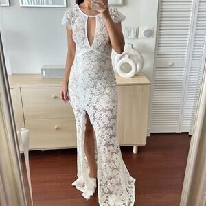 Aakaa Vici Collection White Lace Maxi Dress Women Medium NWT